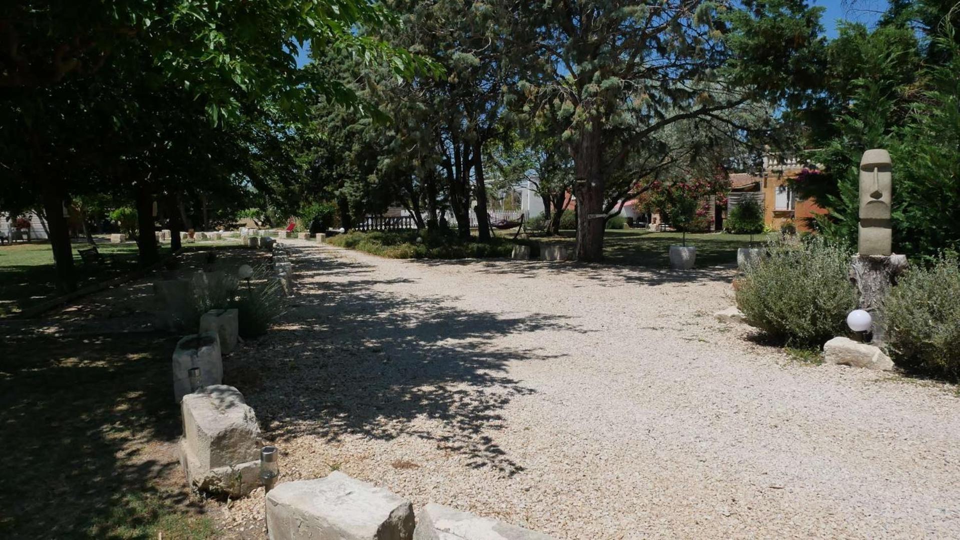 MAS MAURANE-Roulotte avec SPA privé Tarascona Esterno foto