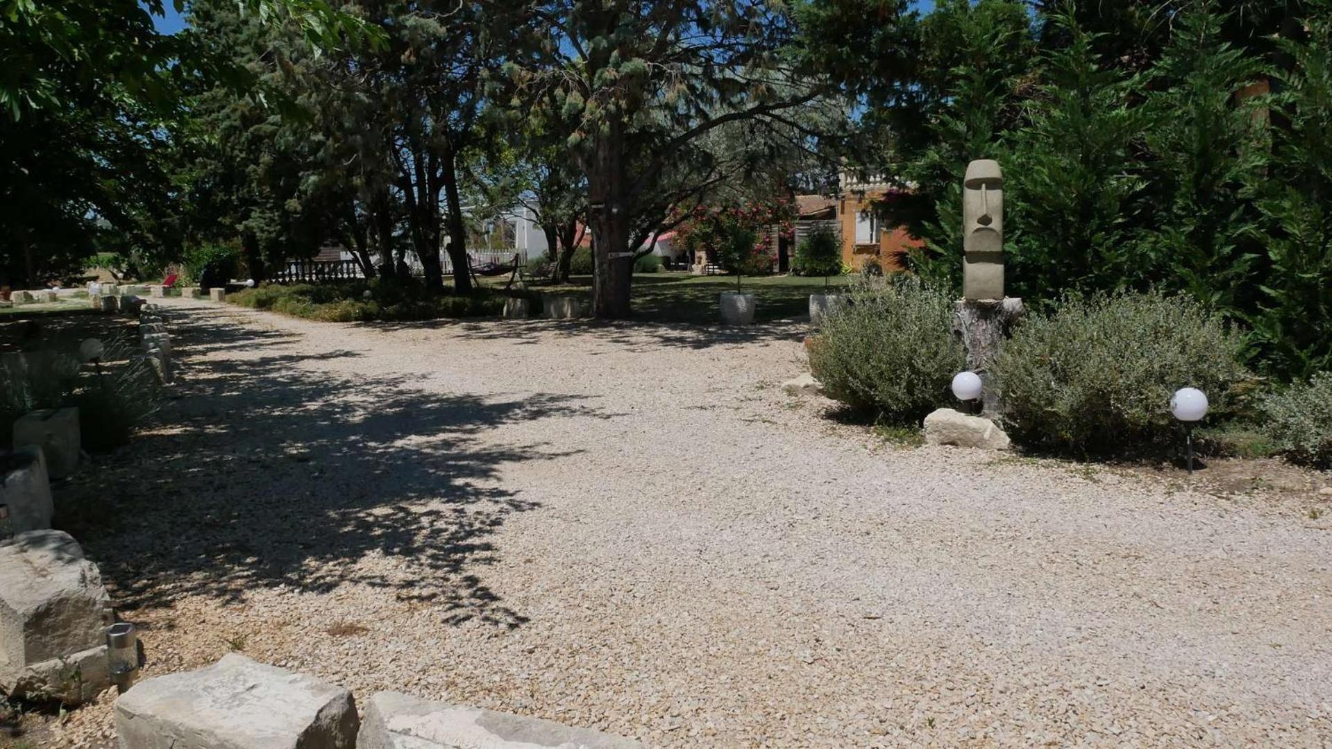 MAS MAURANE-Roulotte avec SPA privé Tarascona Esterno foto