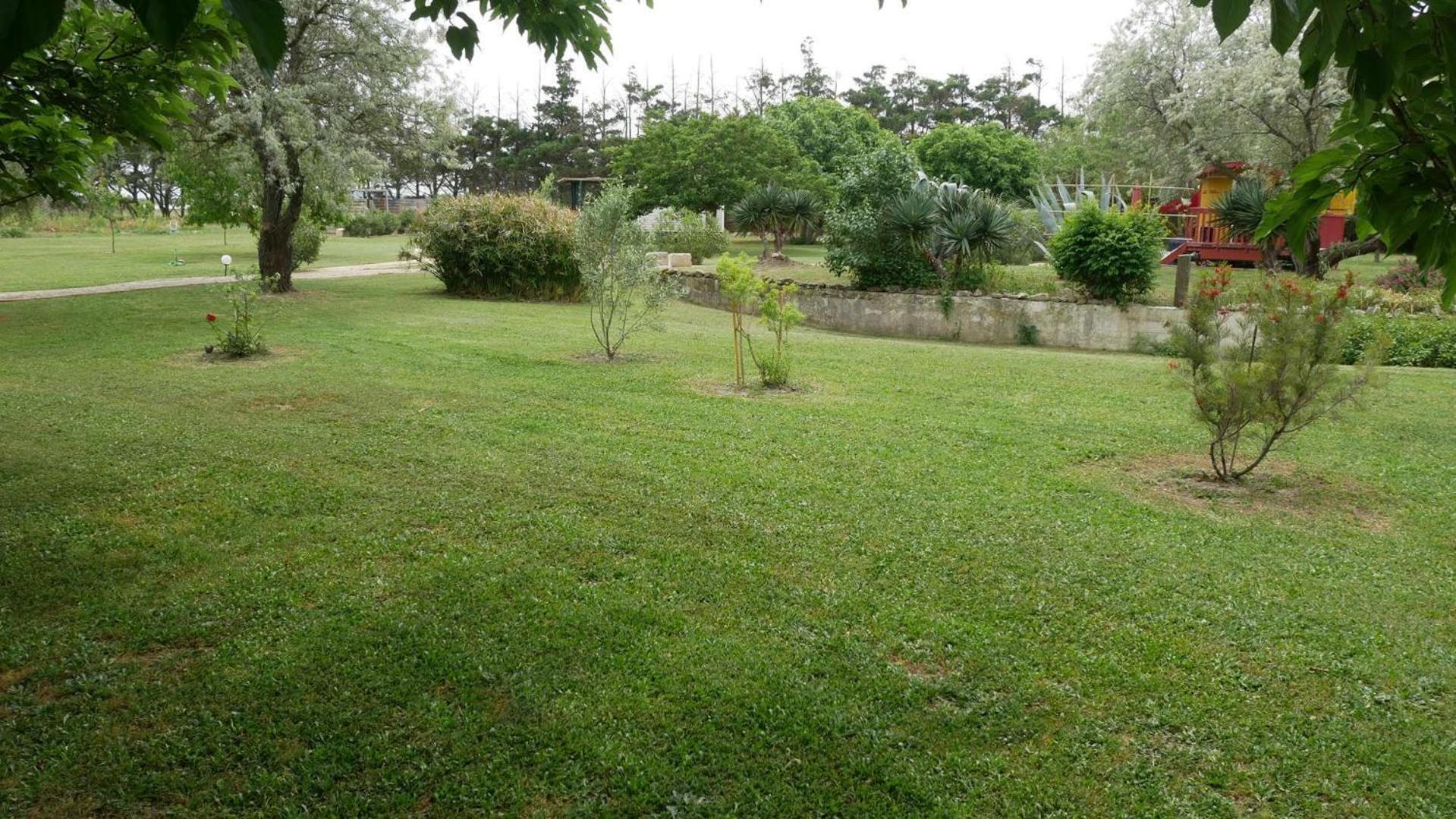 MAS MAURANE-Roulotte avec SPA privé Tarascona Esterno foto