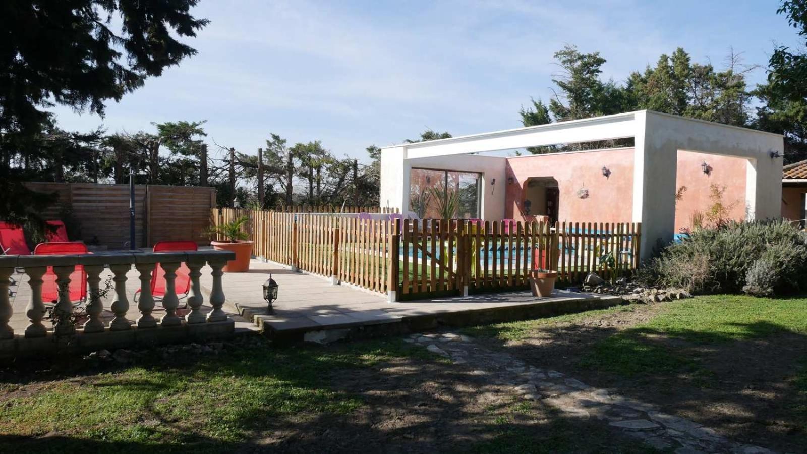 MAS MAURANE-Roulotte avec SPA privé Tarascona Esterno foto